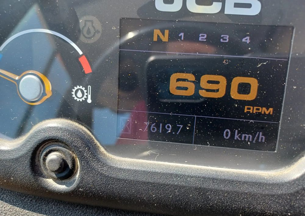 Chargeuse sur pneus JCB 437ZX