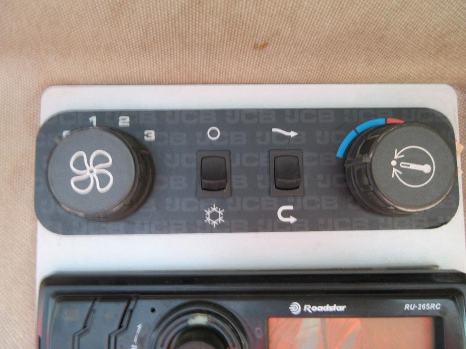 Chargeuse sur pneus JCB 457 HT T4F