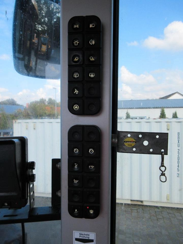 Chargeuse sur pneus JCB 457 HT T4F