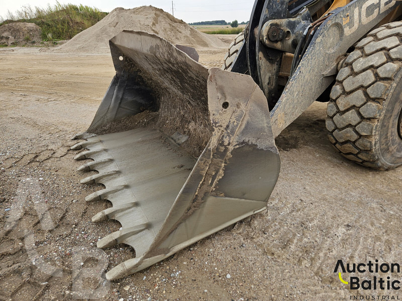 Chargeuse sur pneus JCB 457 ZX
