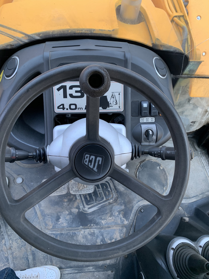 Chargeuse sur pneus JCB 4CX