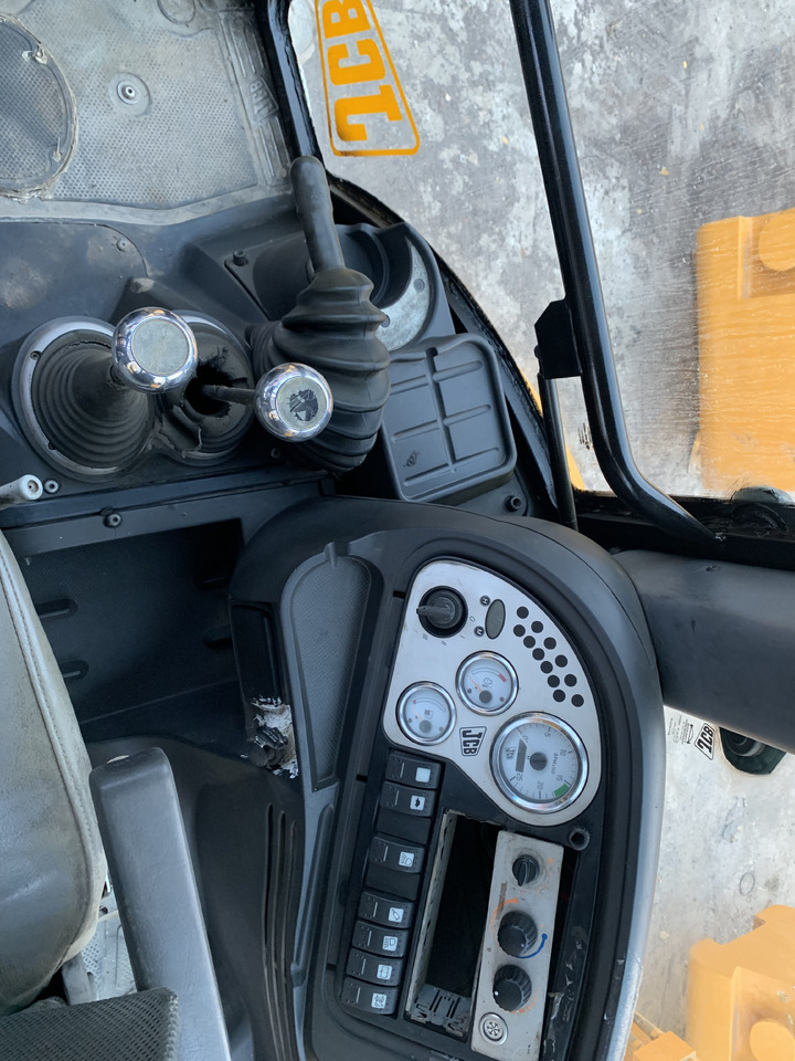 Chargeuse sur pneus JCB 4CX