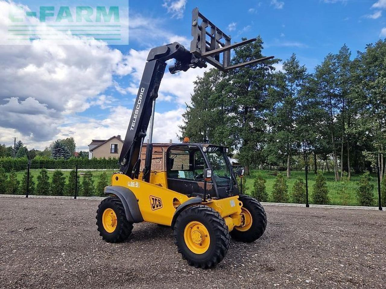 Chargeuse sur pneus JCB 527-55