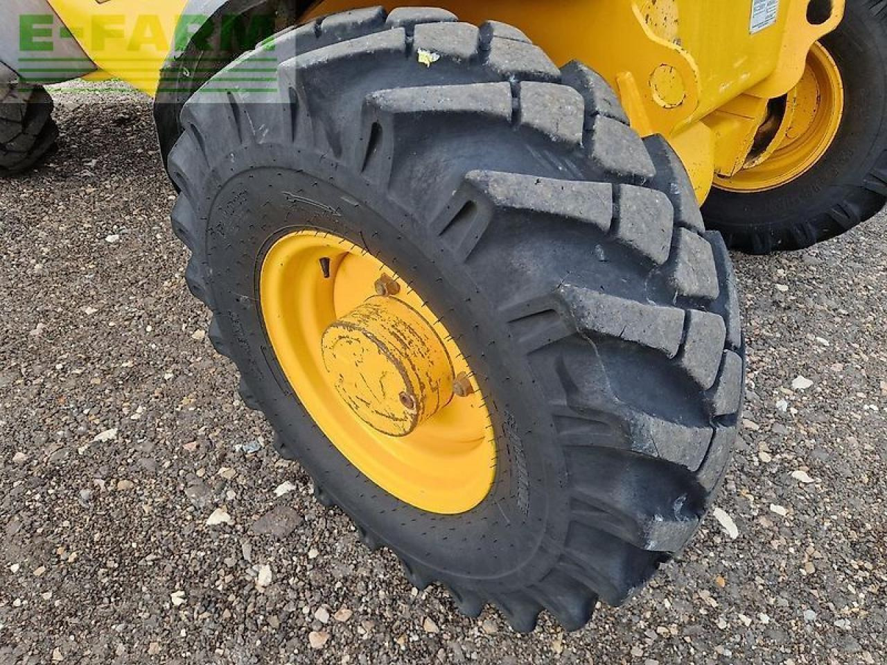 Chargeuse sur pneus JCB 527-55