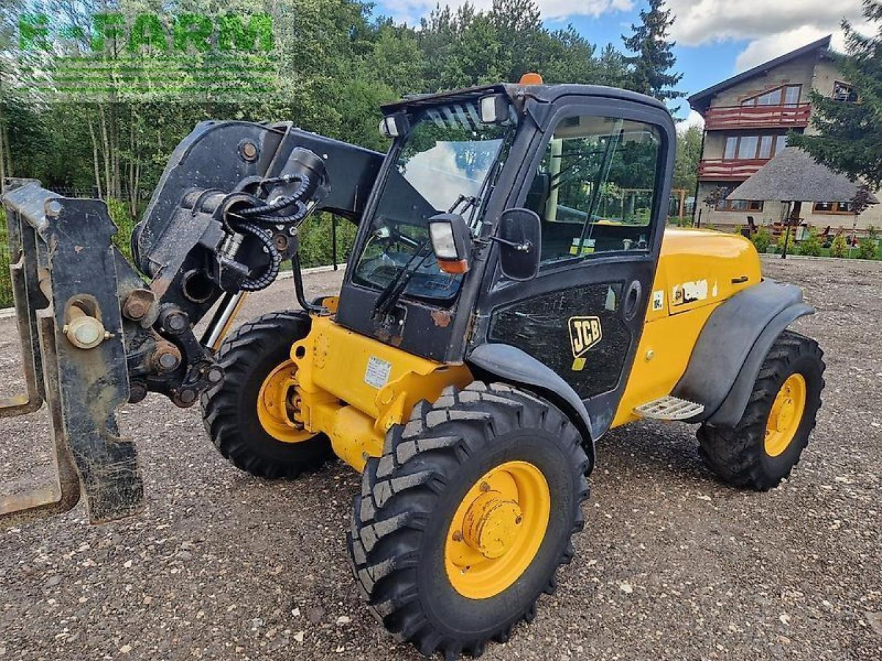 Chargeuse sur pneus JCB 527-55