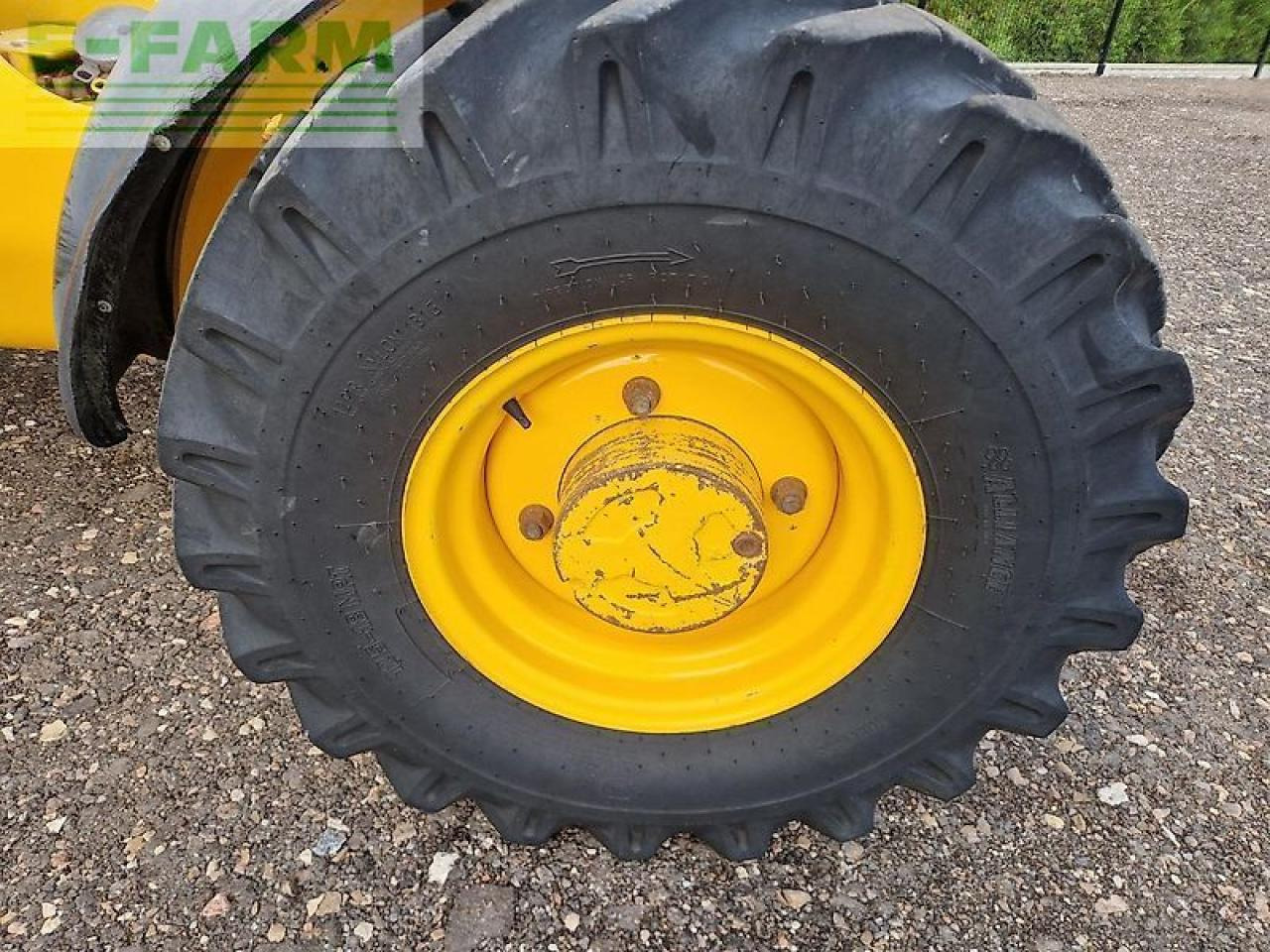 Chargeuse sur pneus JCB 527-55