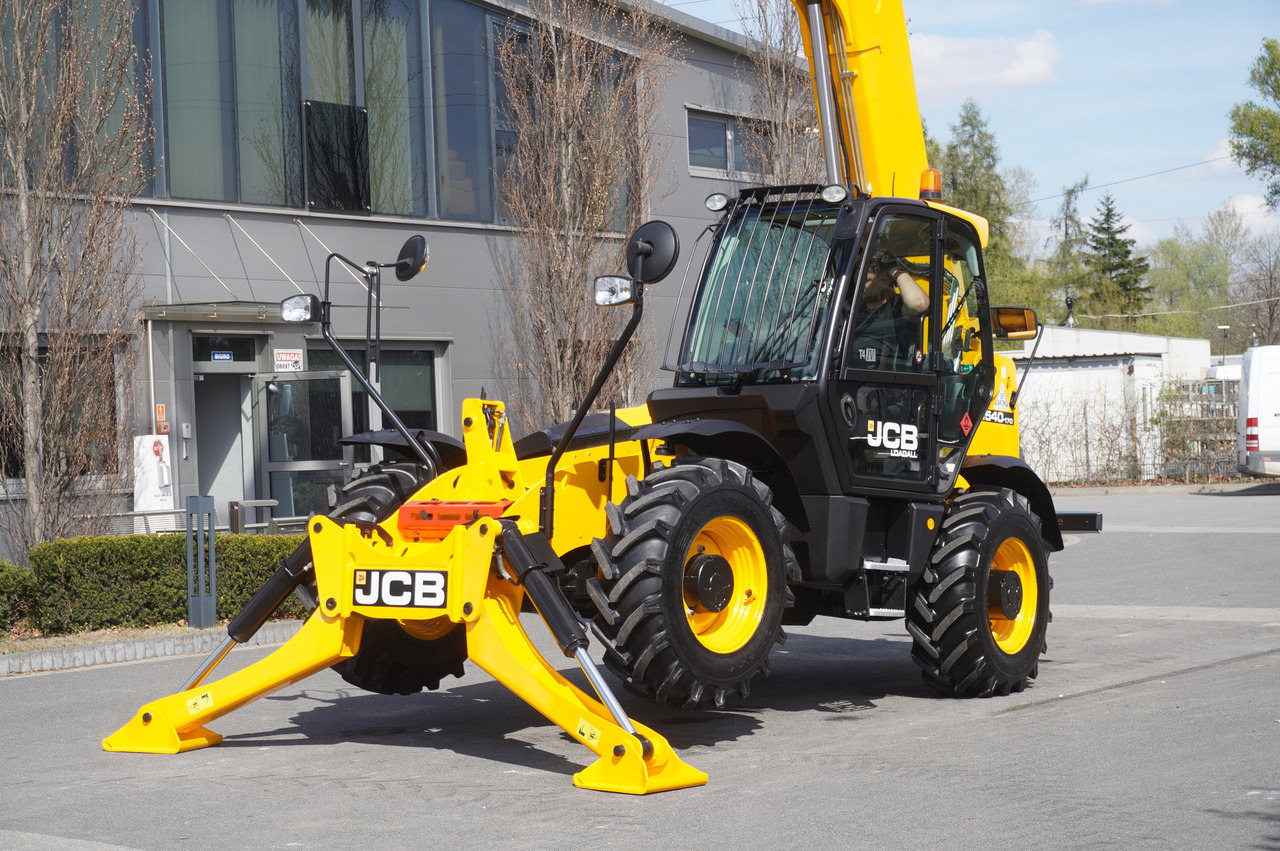 Chargeuse sur pneus JCB 540-170 Telescopic Loader / 17m / joystick