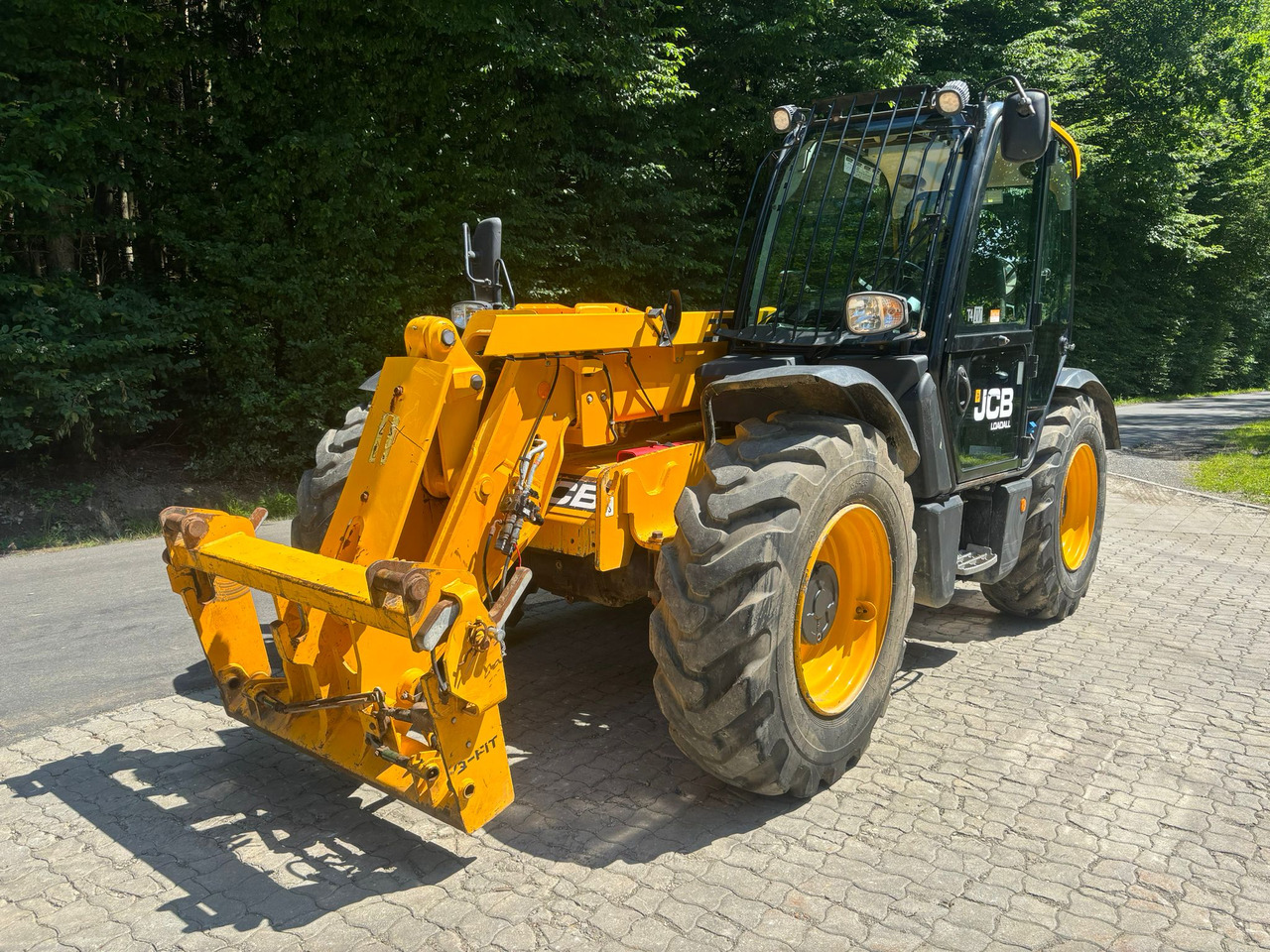 Chargeuse sur pneus JCB 541-70