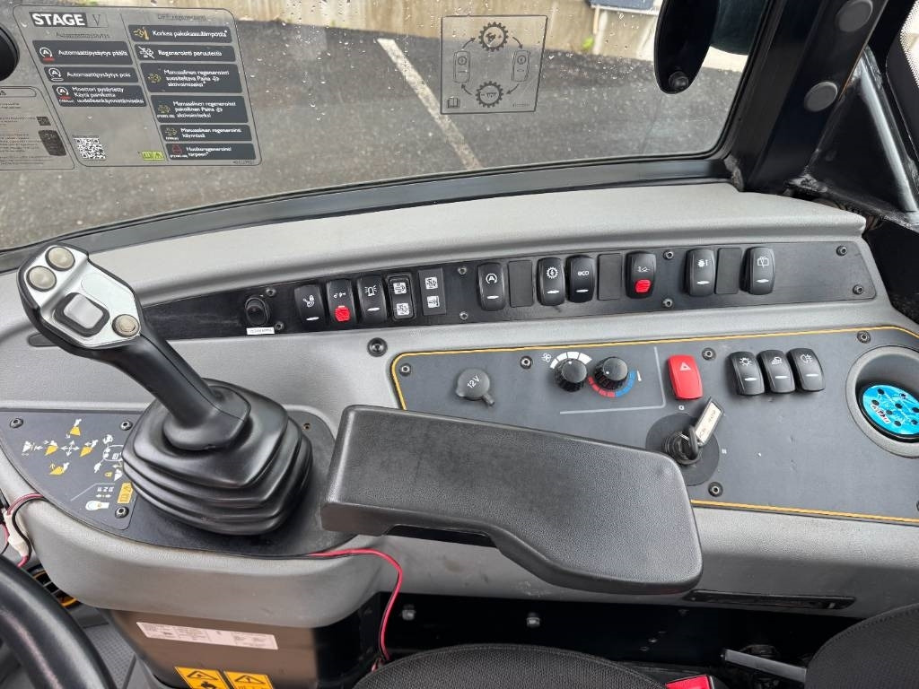Chargeuse sur pneus JCB MYYTY! SOLD! 407 SV