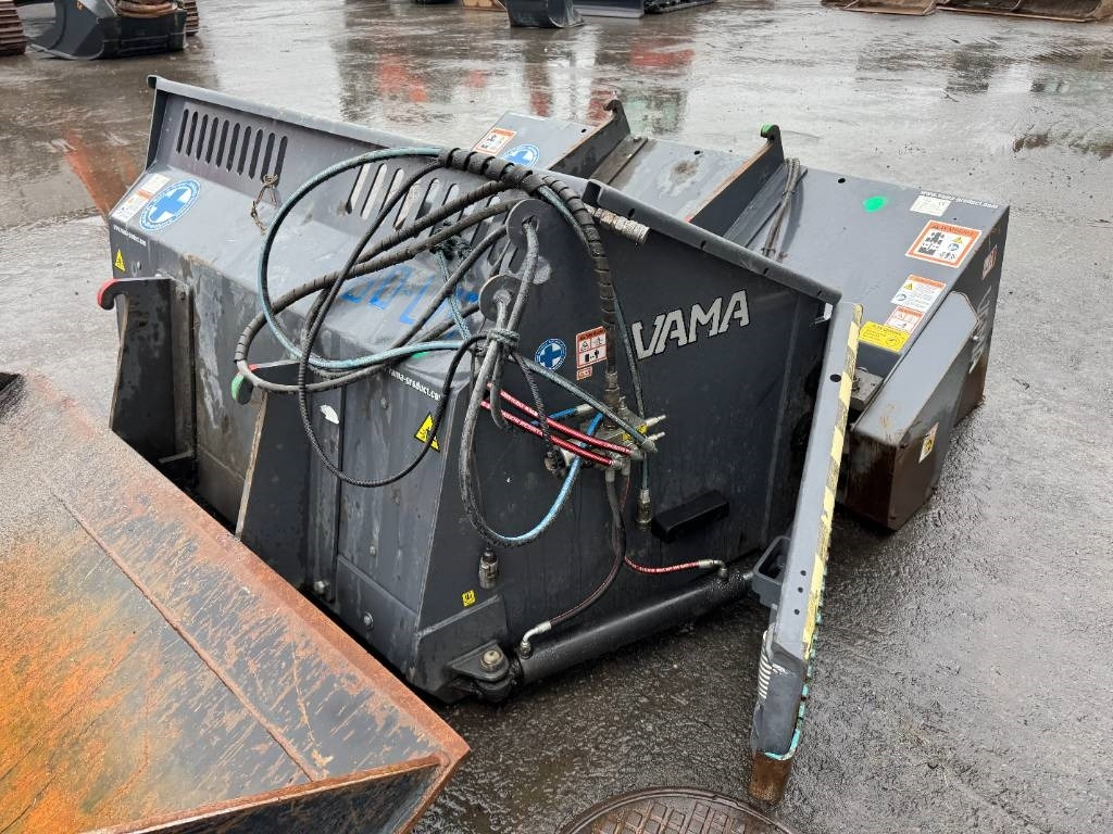 Chargeuse sur pneus JCB MYYTY! SOLD! 407 SV