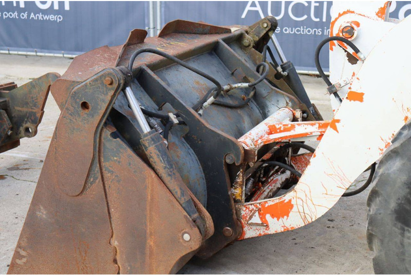 Chargeuse sur pneus JCB Santerne ZX