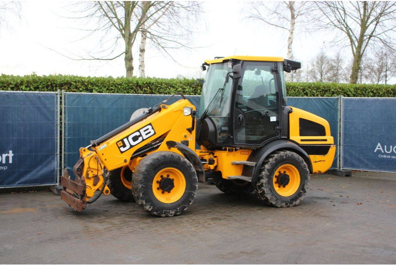 Chargeuse sur pneus JCB TM220