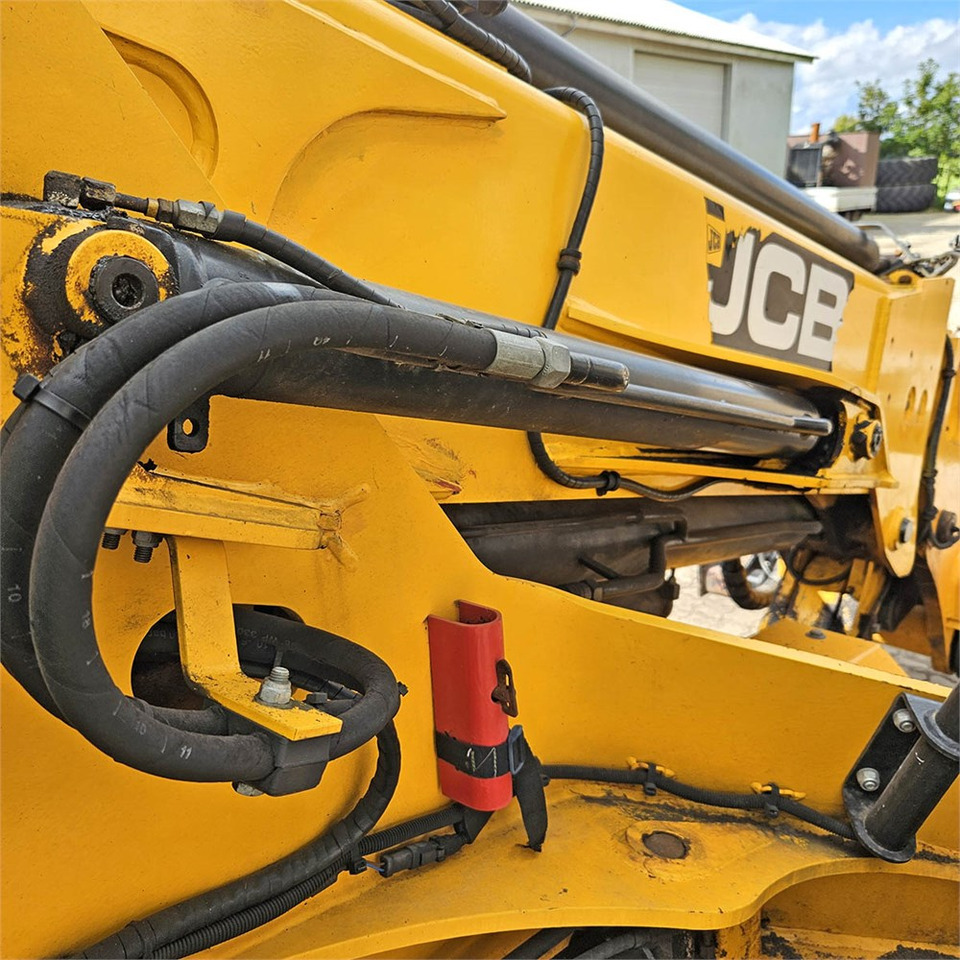 Chargeuse sur pneus JCB TM310