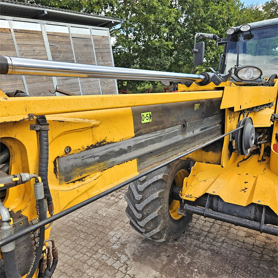 Chargeuse sur pneus JCB TM310