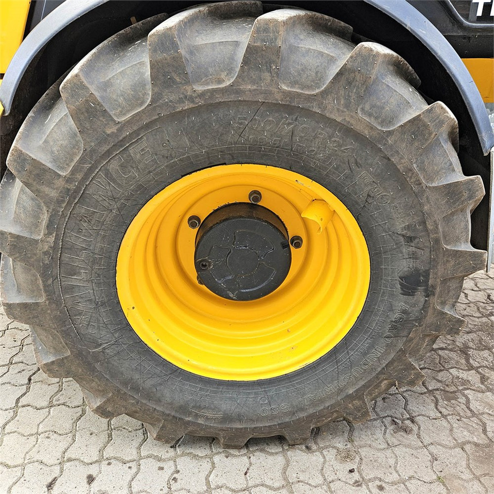 Chargeuse sur pneus JCB TM310