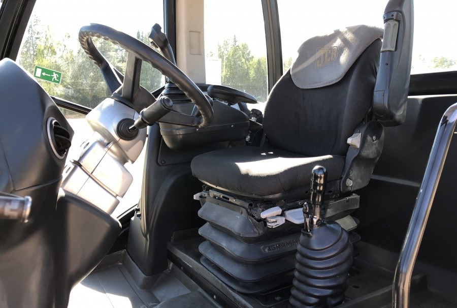 Chargeuse sur pneus JCB TM310S