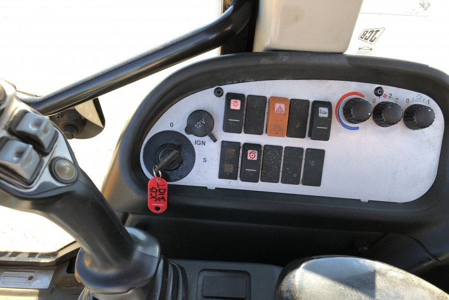 Chargeuse sur pneus JCB TM310S