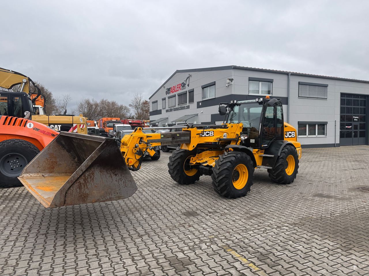Chargeuse sur pneus JCB TM320S Teleskopradlader SW