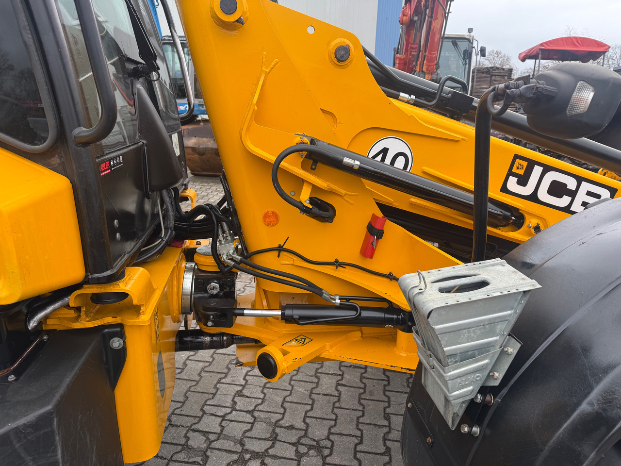 Chargeuse sur pneus JCB TM320S Teleskopradlader SW