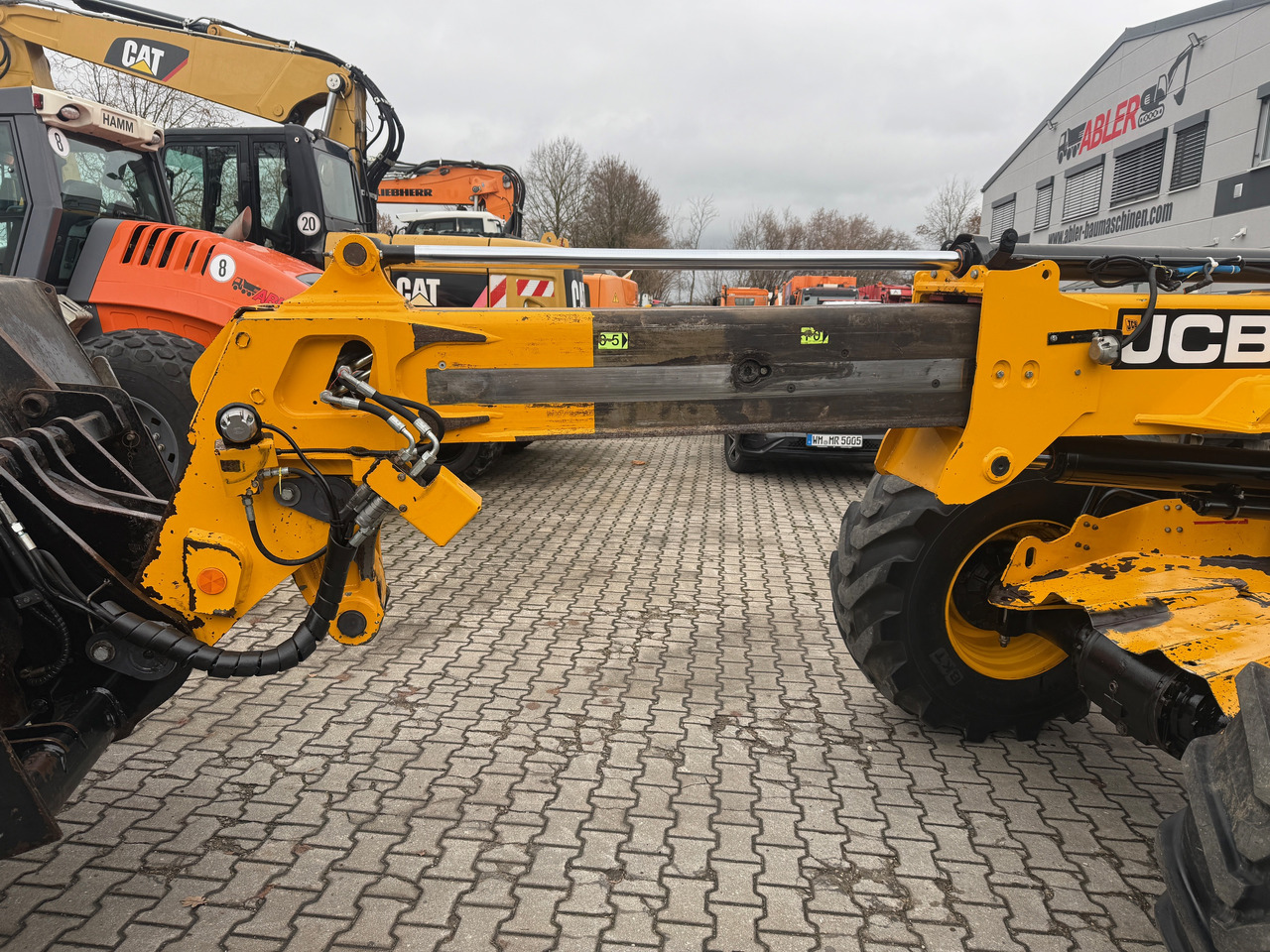 Chargeuse sur pneus JCB TM320S Teleskopradlader SW