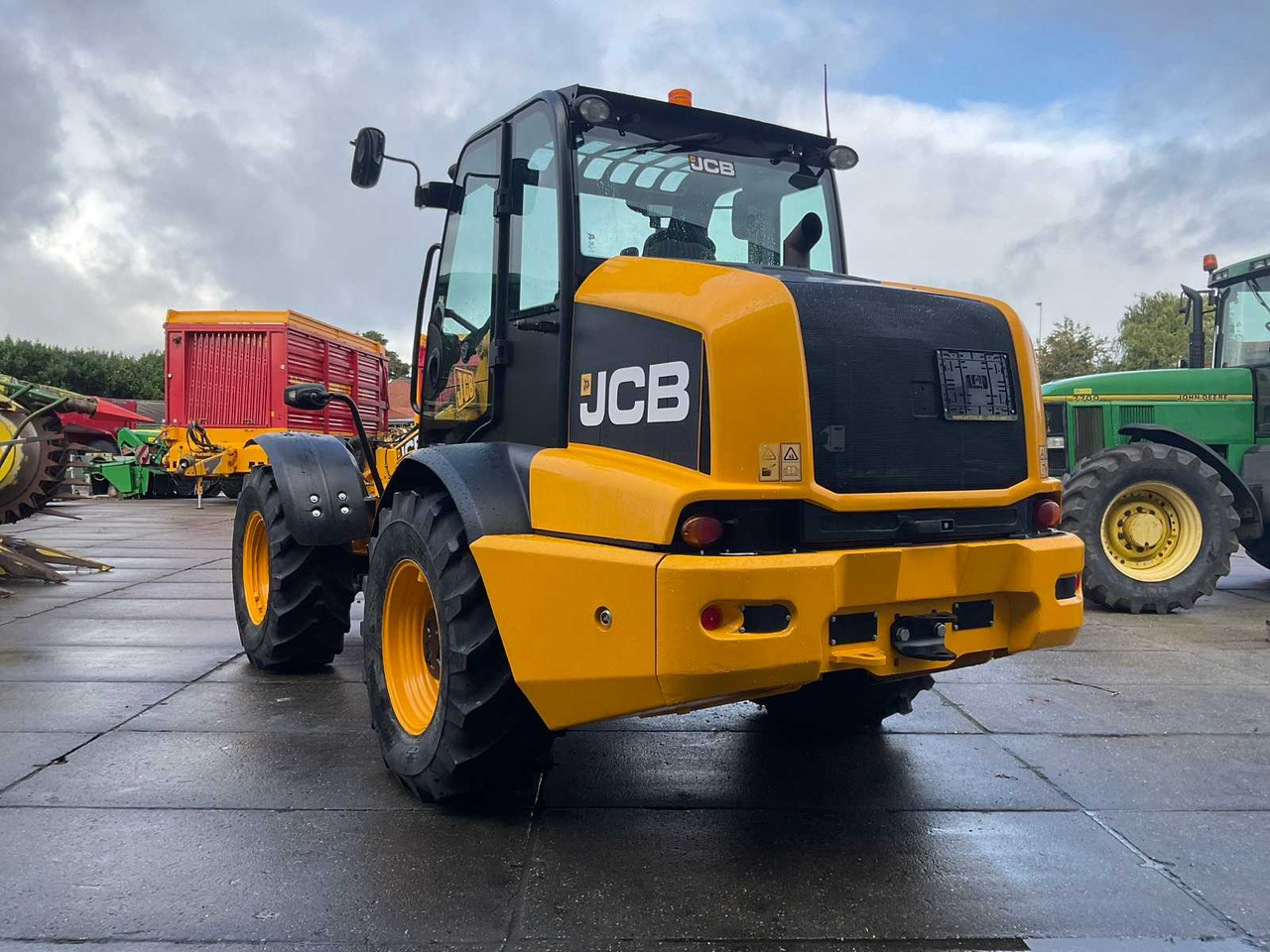 Chargeuse sur pneus JCB TM320s