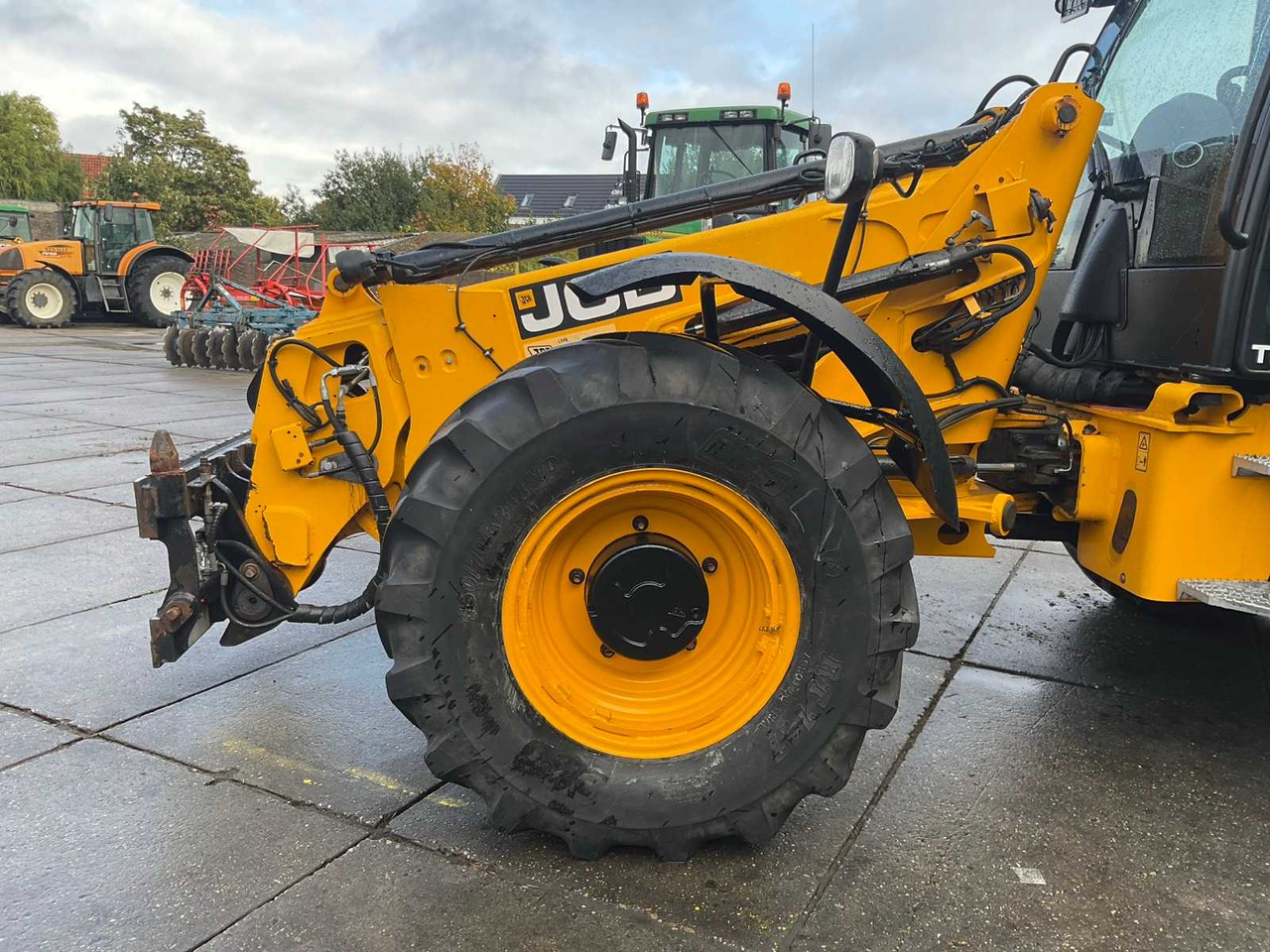 Chargeuse sur pneus JCB TM320s