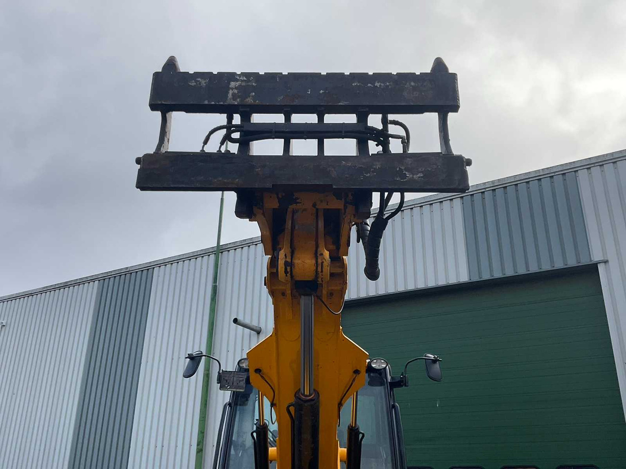 Chargeuse sur pneus JCB TM320s