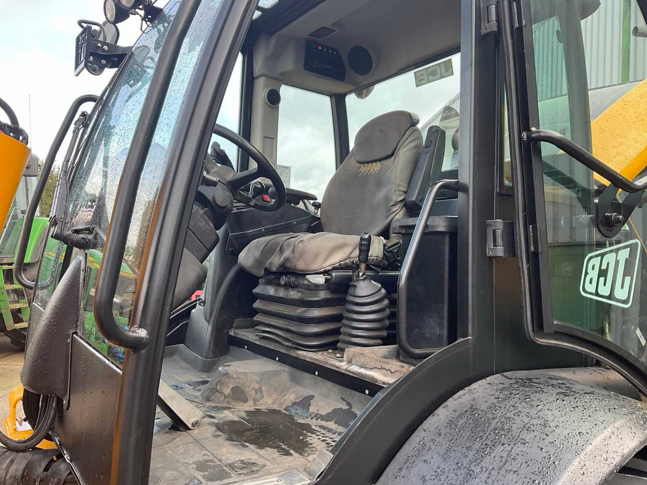 Chargeuse sur pneus JCB TM320s