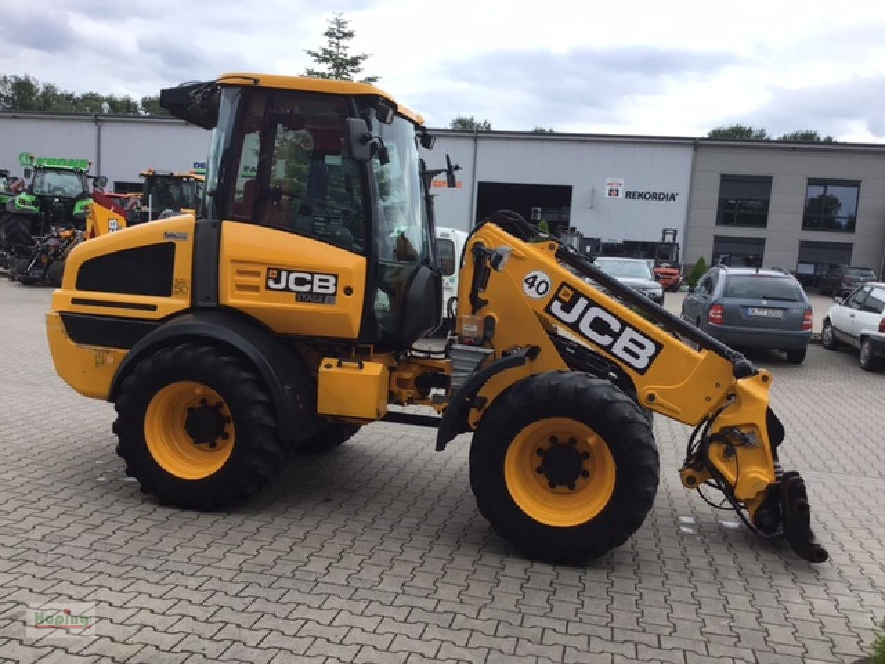 Chargeuse sur pneus JCB TM 220