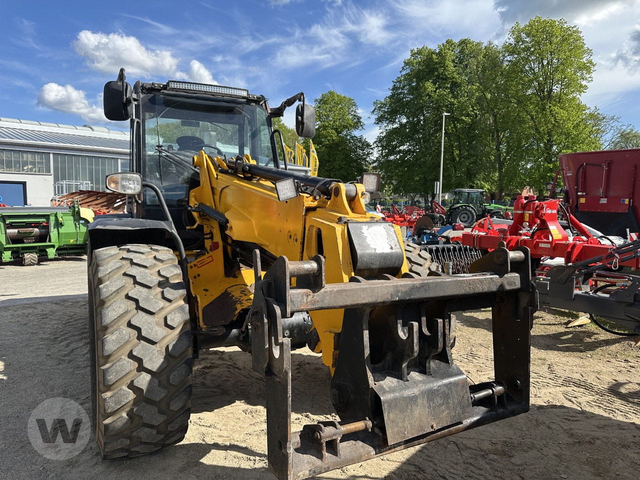 Chargeuse sur pneus JCB TM 320 S