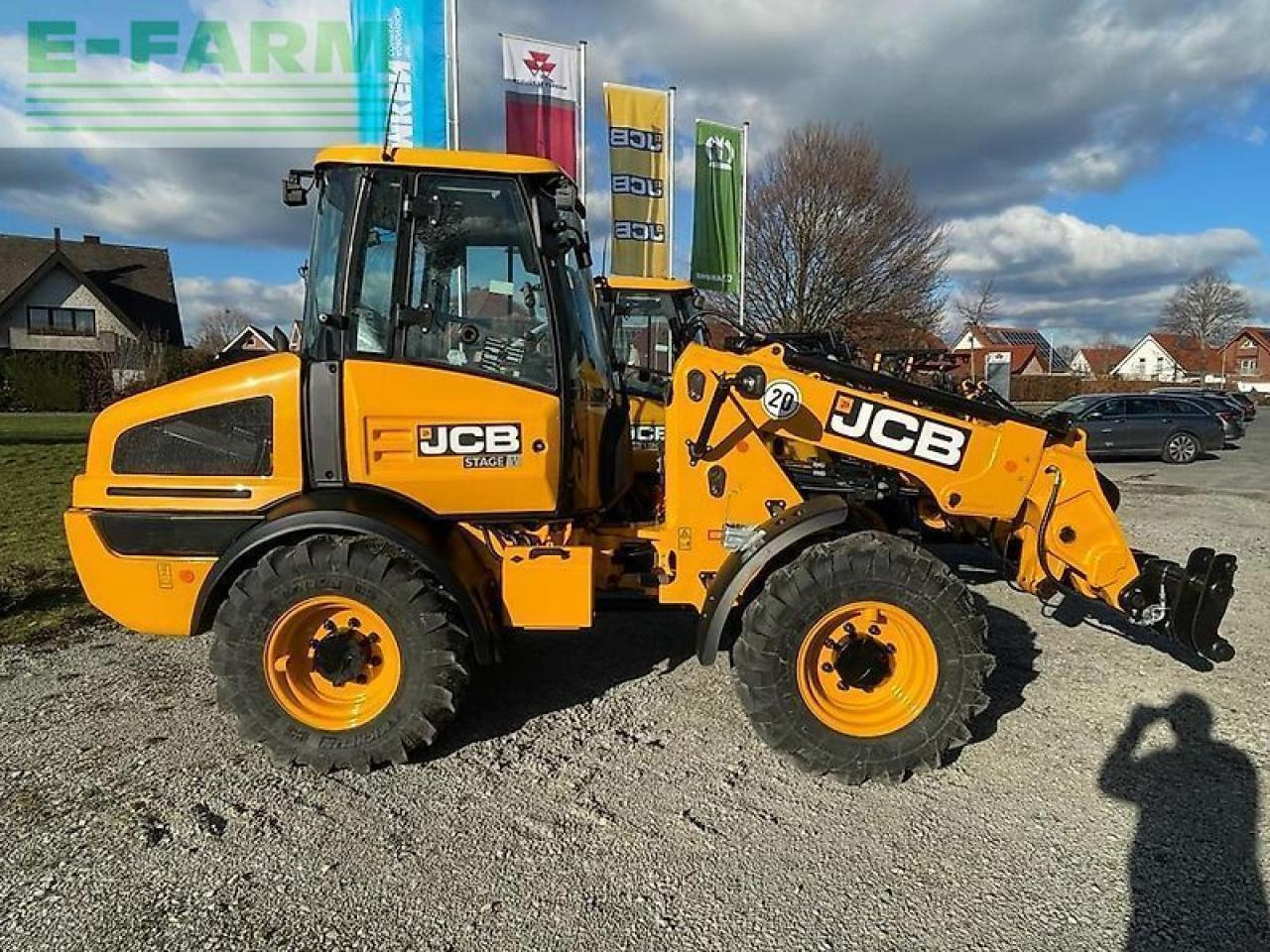 Chargeuse sur pneus JCB tm 220 agri