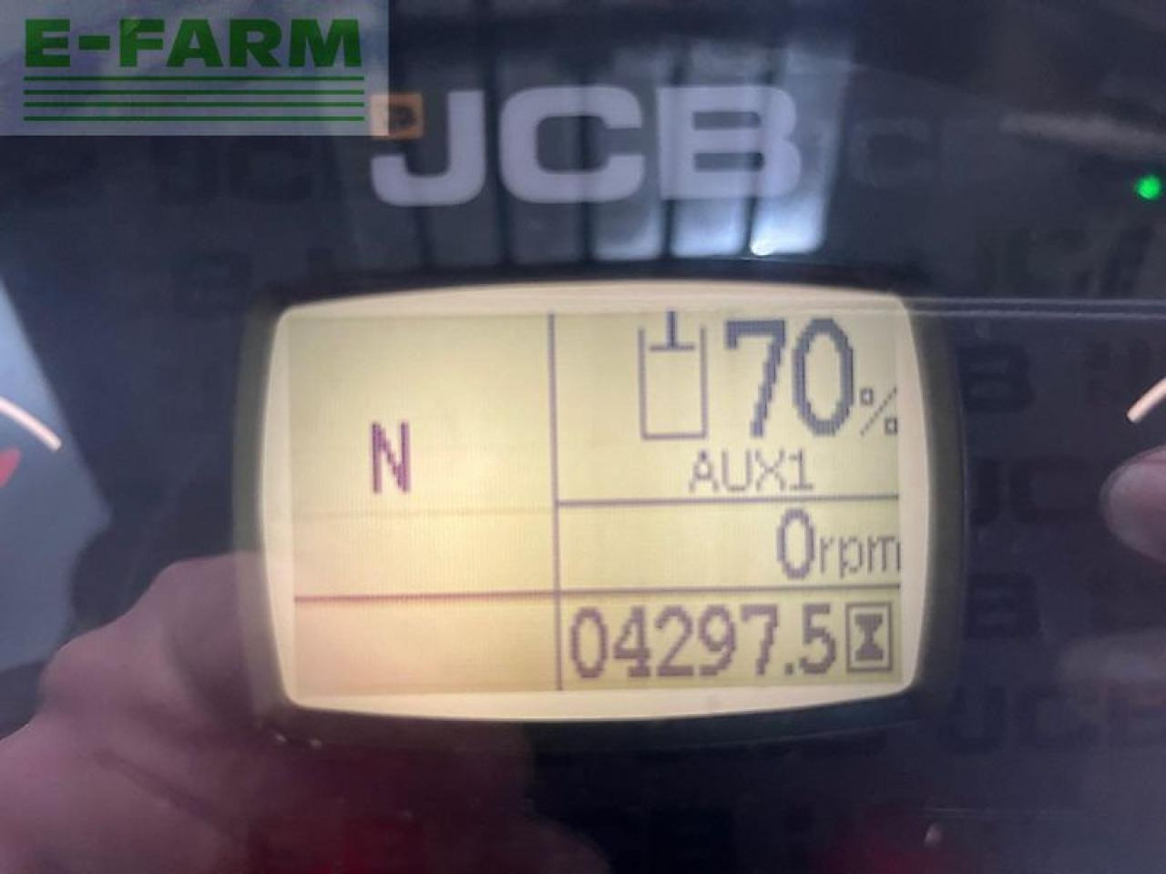 Chargeuse sur pneus JCB tm 220 agri