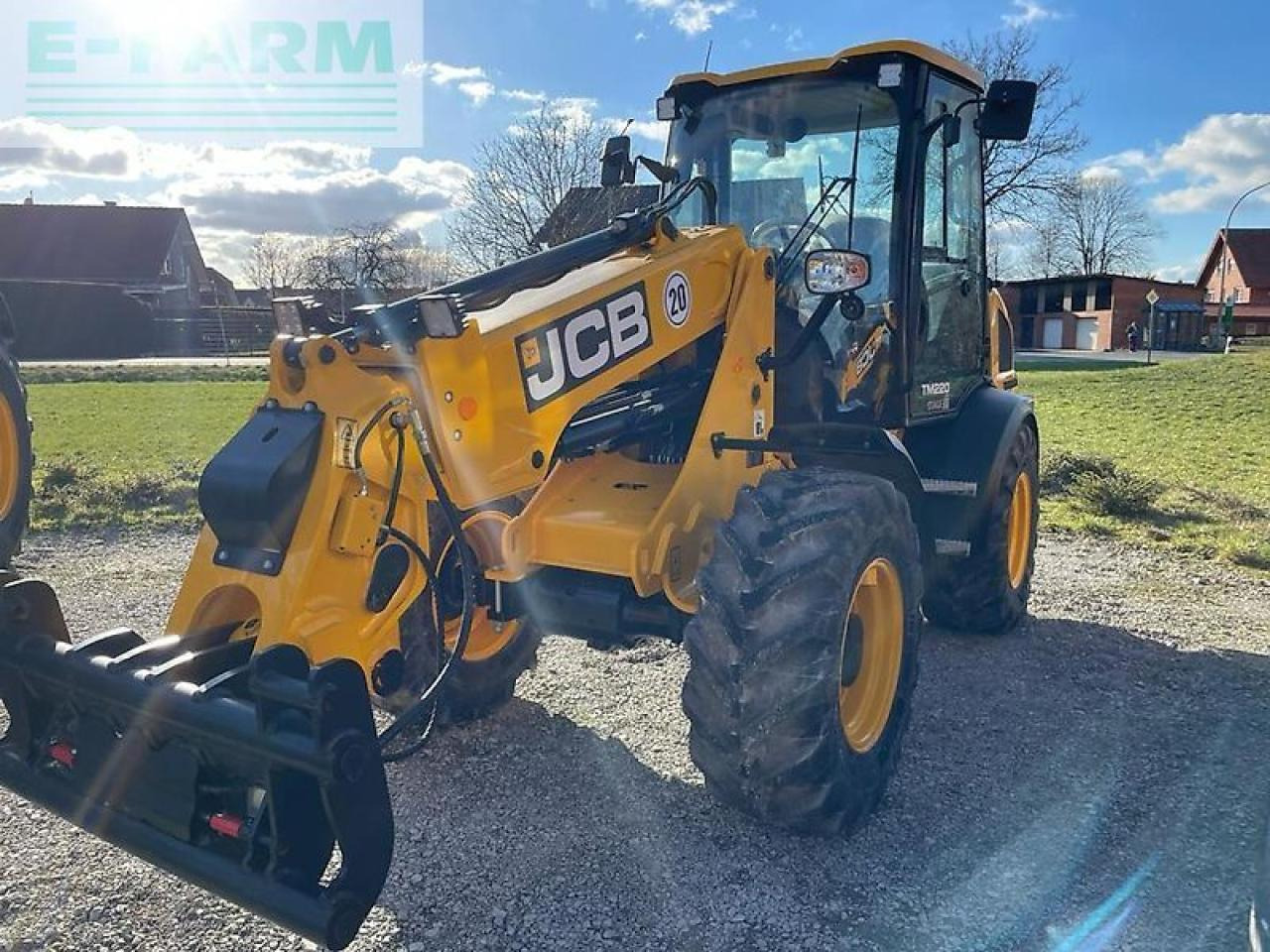 Chargeuse sur pneus JCB tm 220 agri