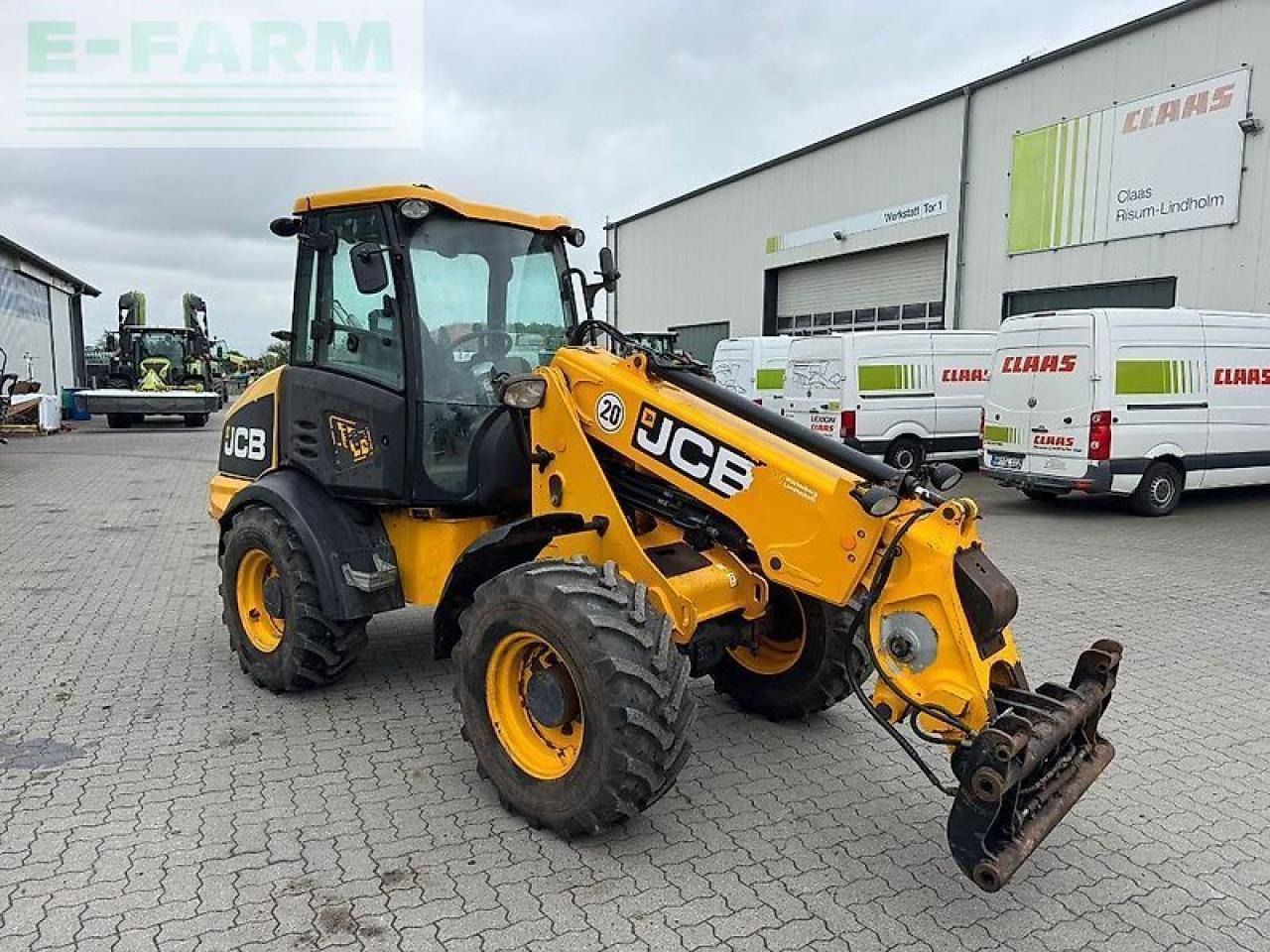 Chargeuse sur pneus JCB tm 220 agri tele