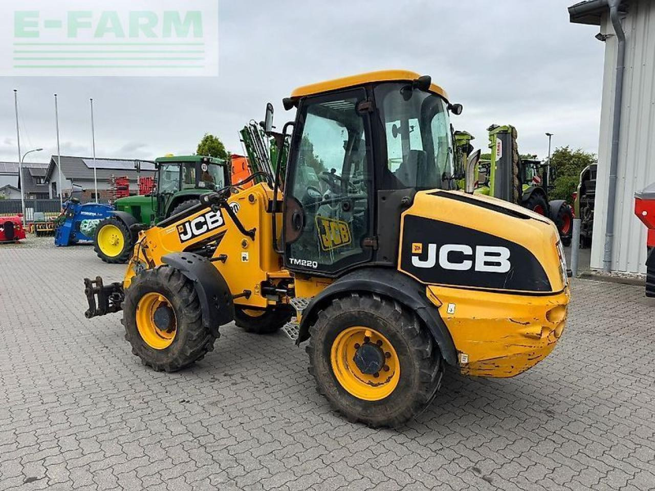Chargeuse sur pneus JCB tm 220 agri tele