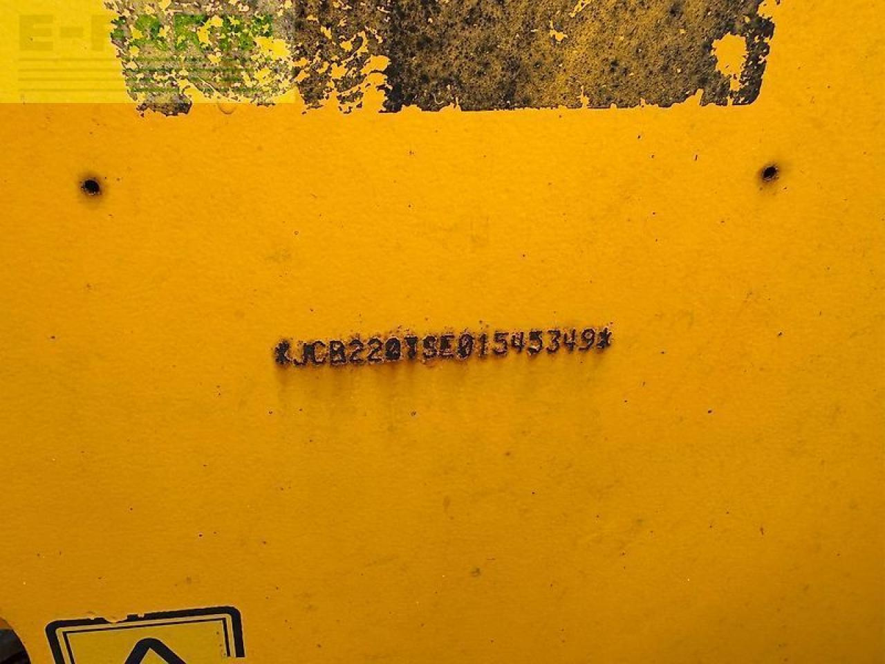 Chargeuse sur pneus JCB tm 220 agri tele