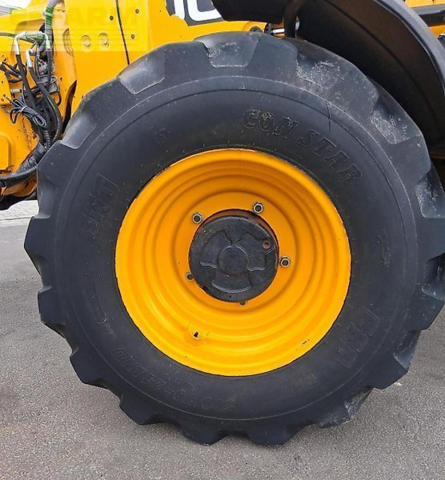 Chargeuse sur pneus JCB tm 320s