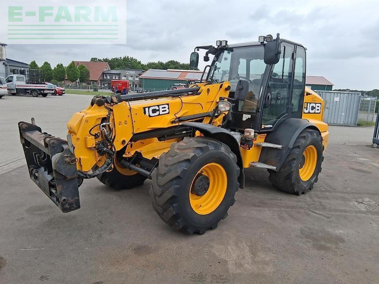 Chargeuse sur pneus JCB tm 320s
