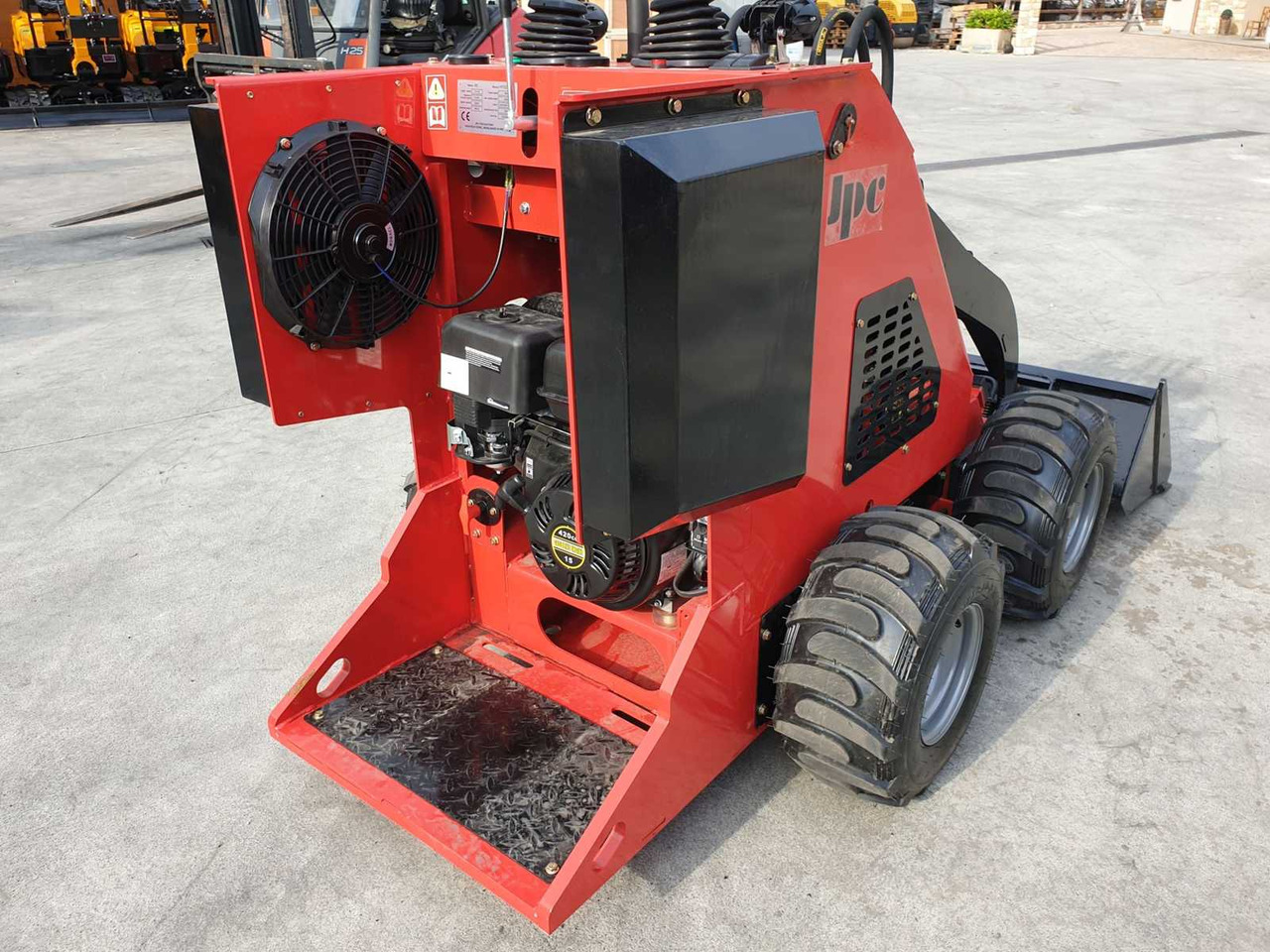 Chargeuse sur pneus JPC HT320 SKID STEER LOADER