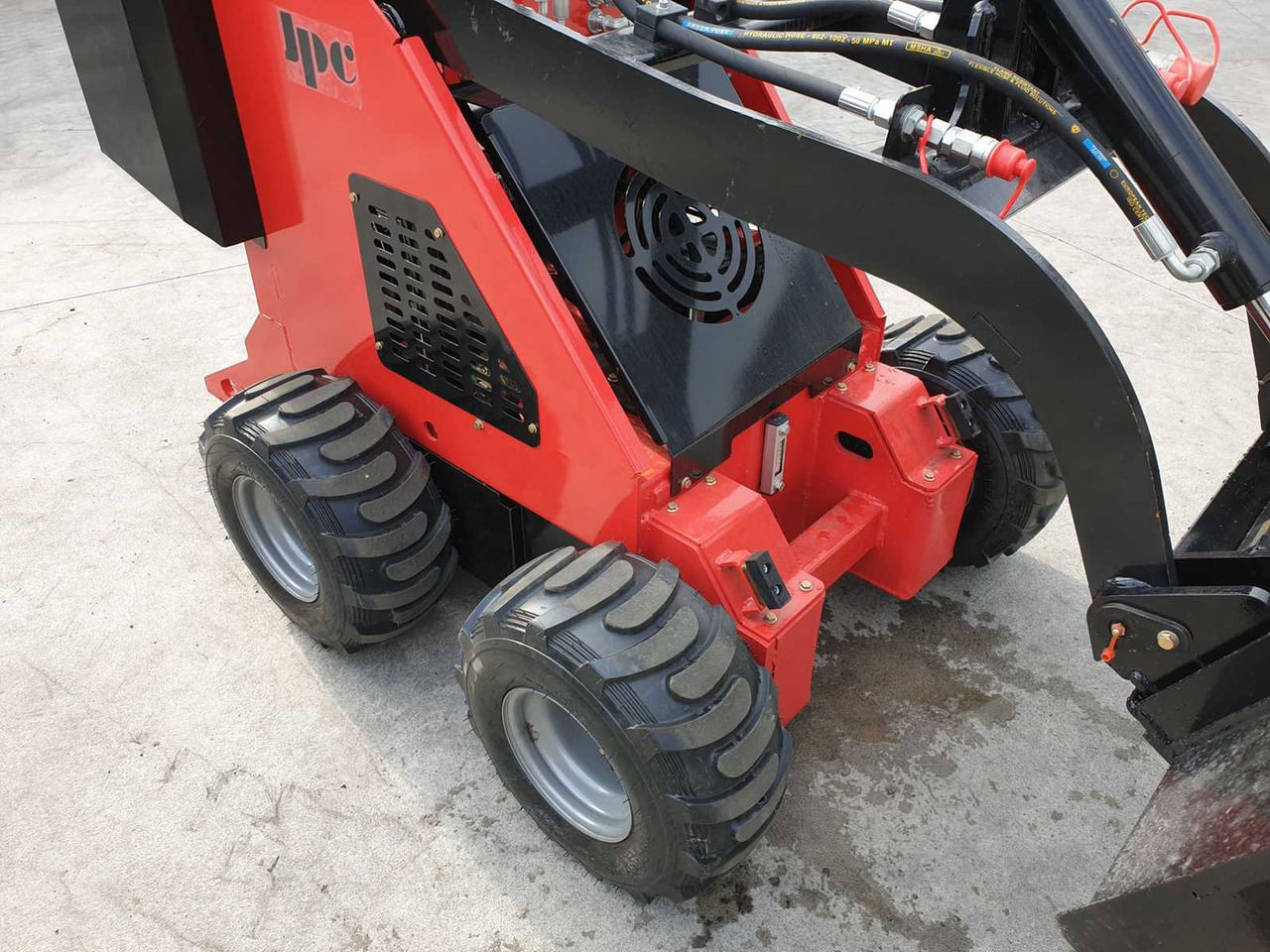 Chargeuse sur pneus JPC HT320 SKID STEER LOADER