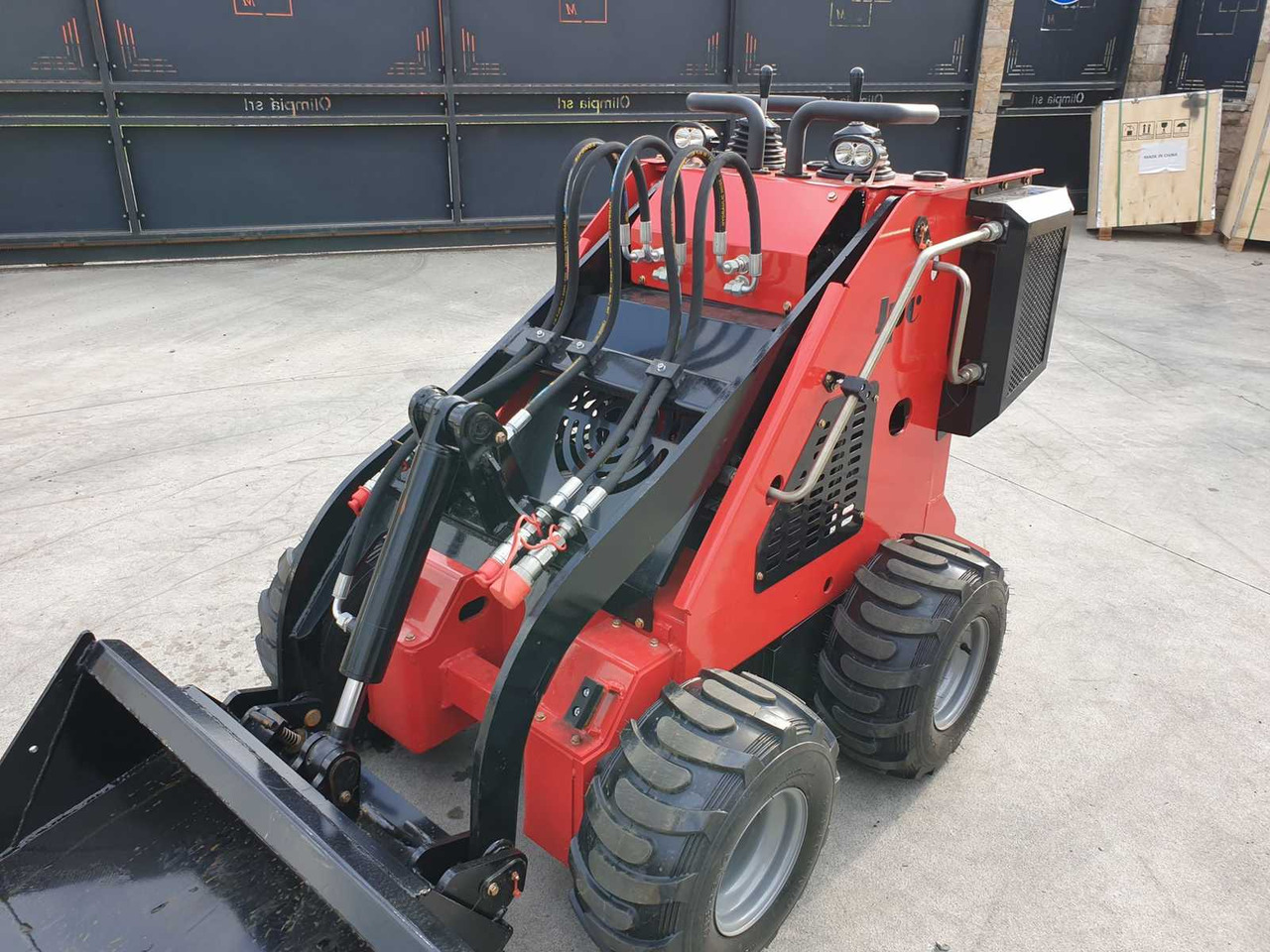 Chargeuse sur pneus JPC HT320 SKID STEER LOADER