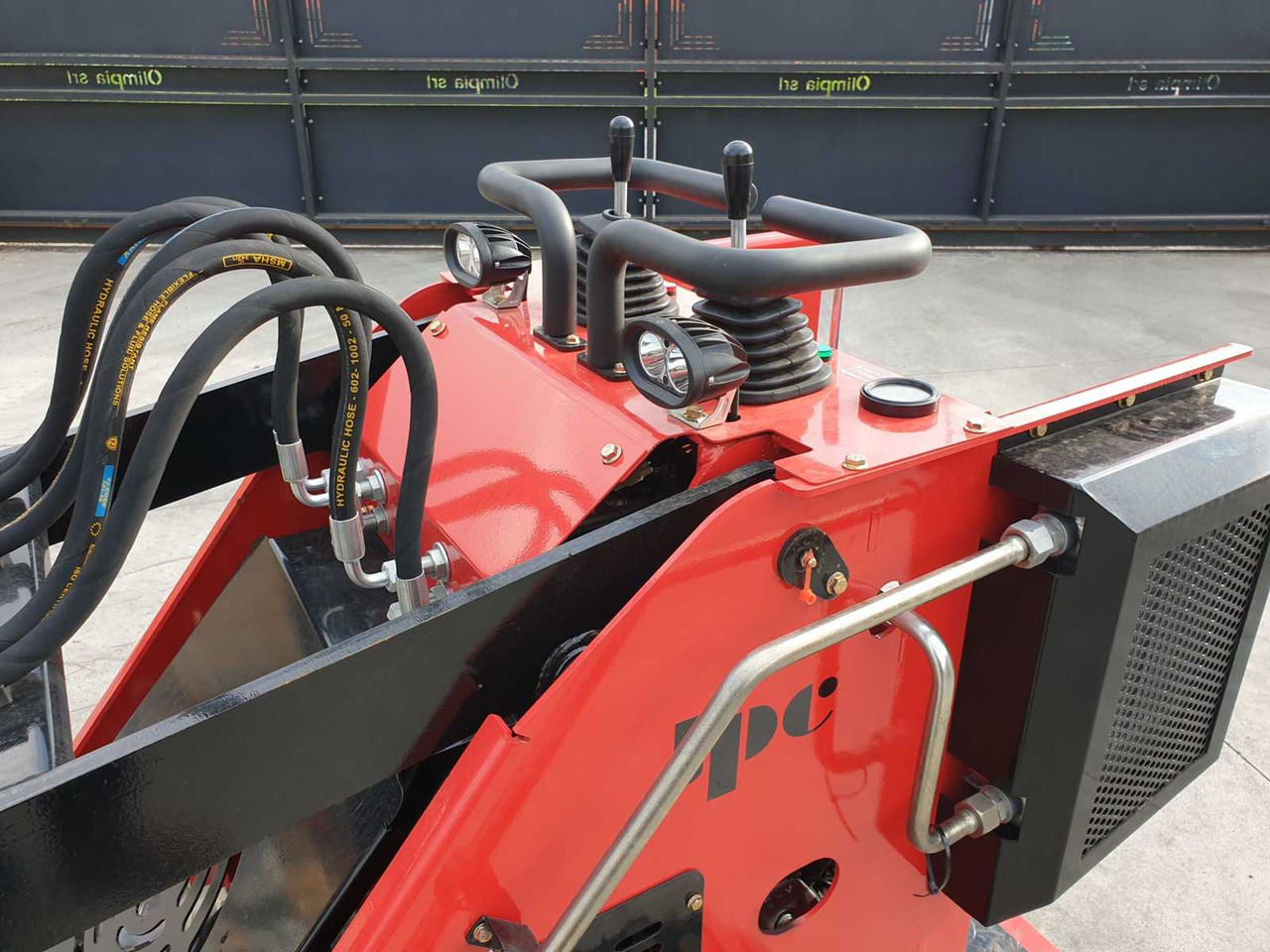 Chargeuse sur pneus JPC HT320 SKID STEER LOADER