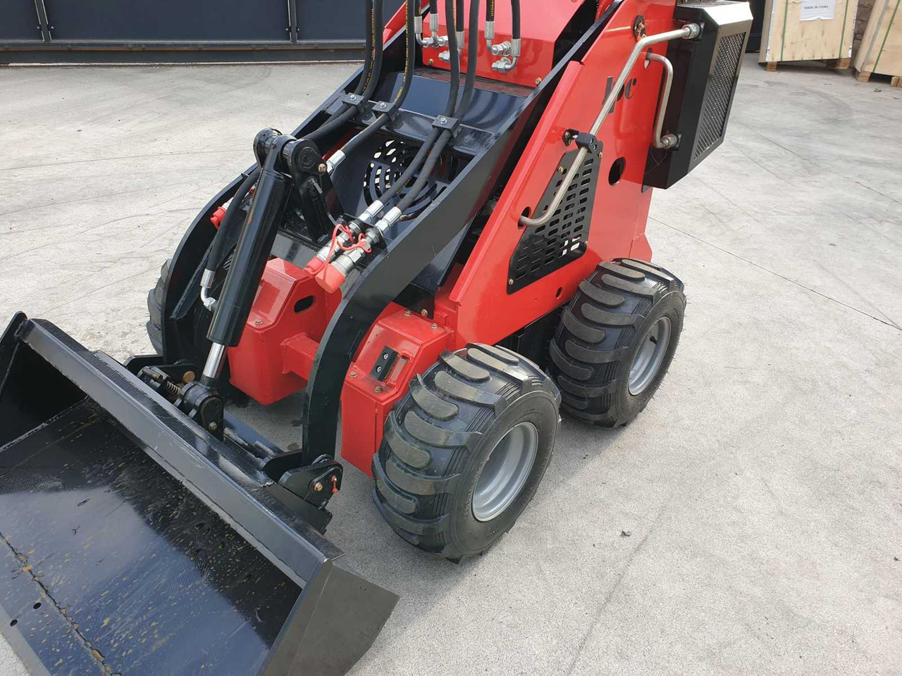 Chargeuse sur pneus JPC HT320 SKID STEER LOADER