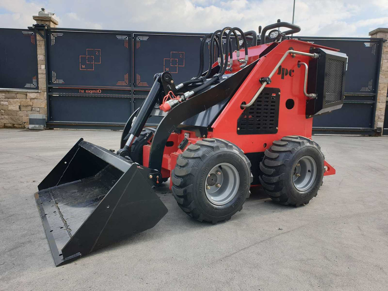 Chargeuse sur pneus JPC HT320 SKID STEER LOADER