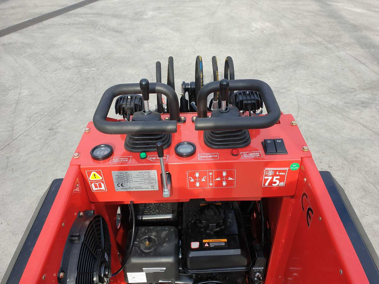 Chargeuse sur pneus JPC HT320 SKID STEER LOADER