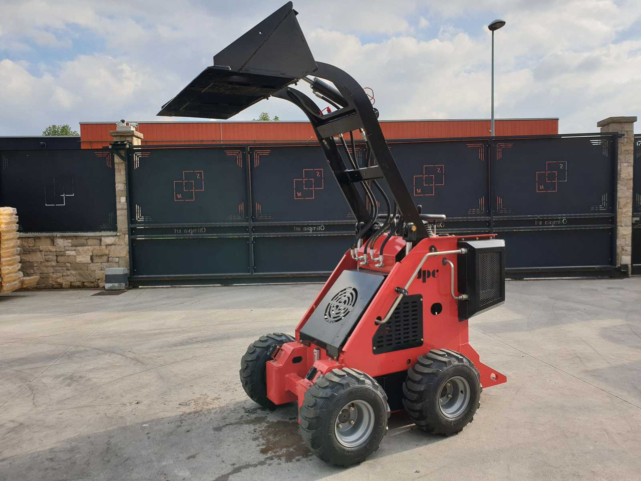 Chargeuse sur pneus JPC HT320 SKID STEER LOADER