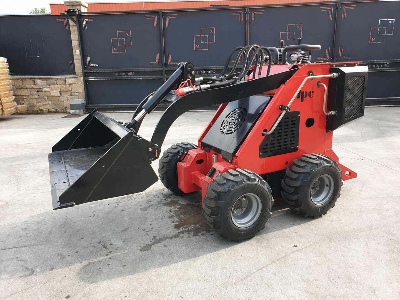 Chargeuse sur pneus JPC HT320 SKID STEER LOADER
