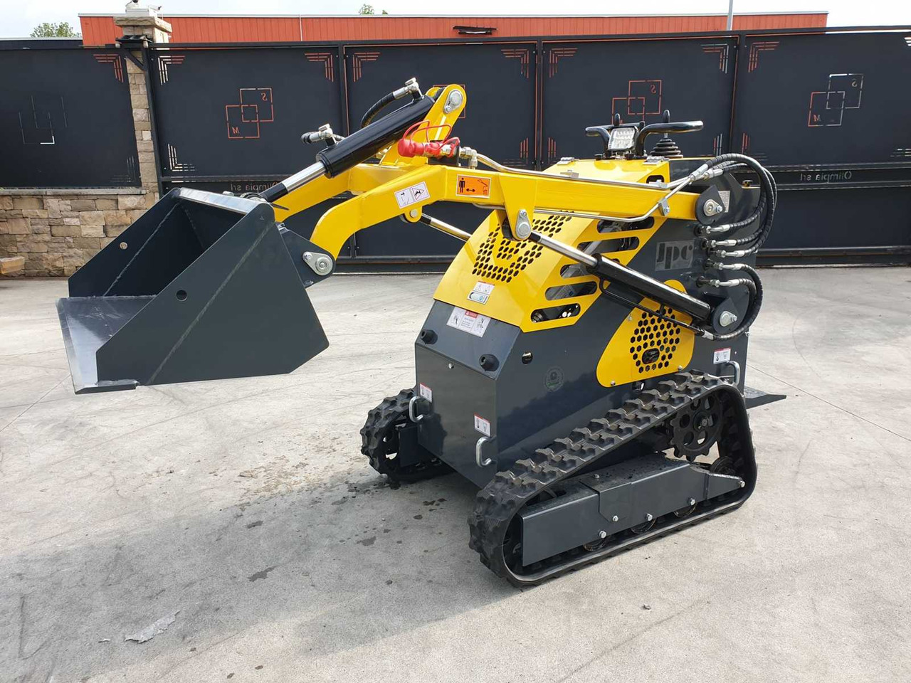 Chargeuse sur pneus JPC HT360 MINI TRACK LOADER