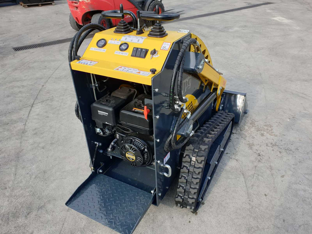 Chargeuse sur pneus JPC HT360 MINI TRACK LOADER