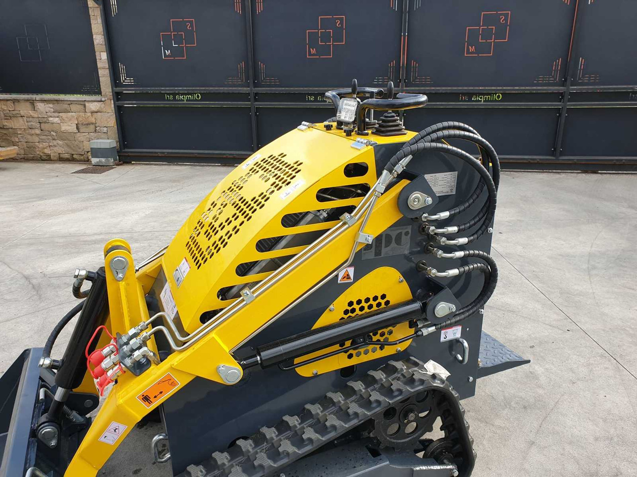 Chargeuse sur pneus JPC HT360 MINI TRACK LOADER